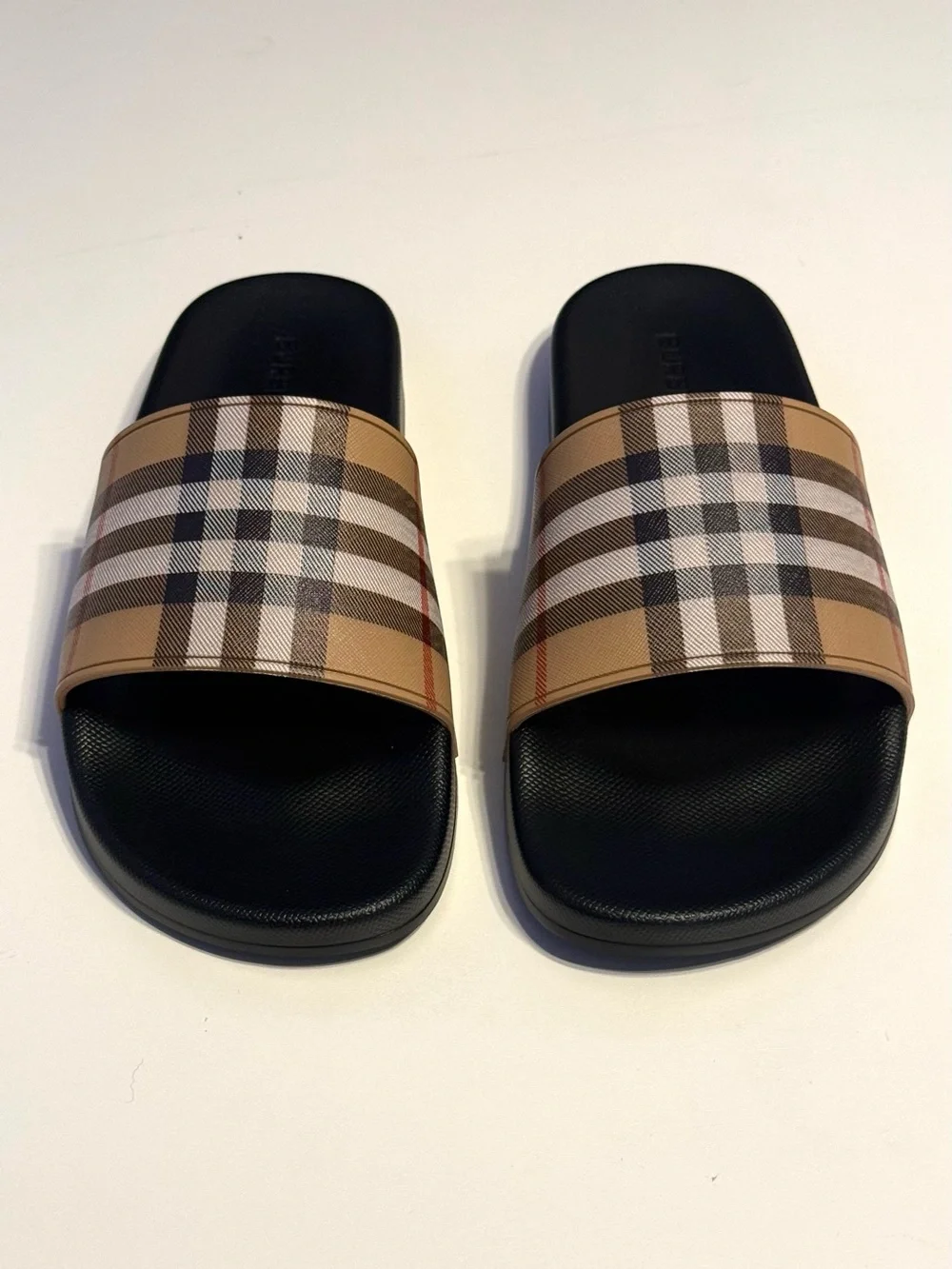 Burberry Slide Men’s Size 10 Black/Beige Rubber Slip-On Plaid Logo Sandals